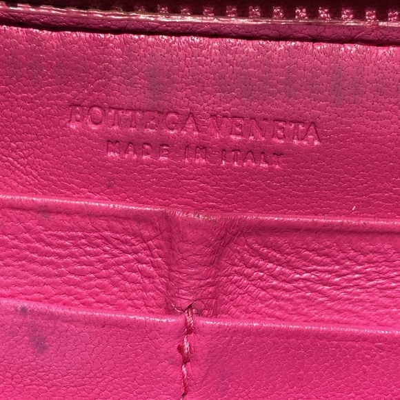 Bottega Veneta  zip around wallet - pink